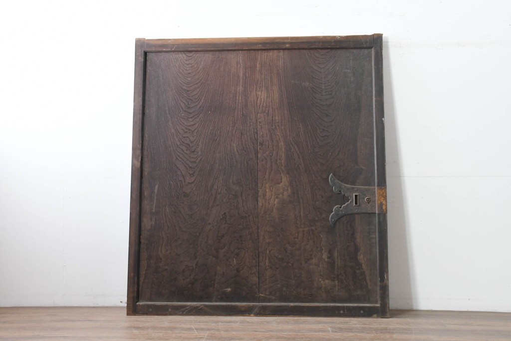 アンティーク建具　明治期　総欅(ケヤキ)材　博物館クラスの逸品!　玉杢が見事な蔵戸1枚　(R-086502)