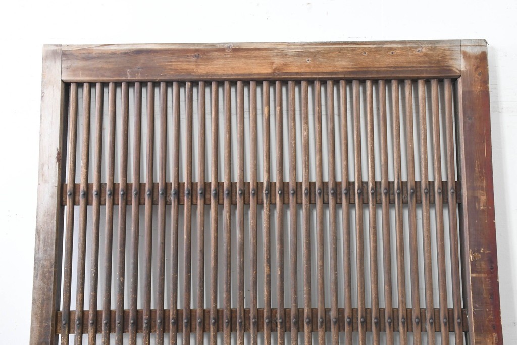 アンティーク建具　明治から大正期　木味が際立つ格子蔵戸1枚　(R-086503)