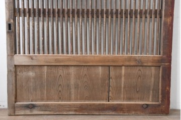 アンティーク建具　明治から大正期　木味が際立つ格子蔵戸1枚　(R-086503)
