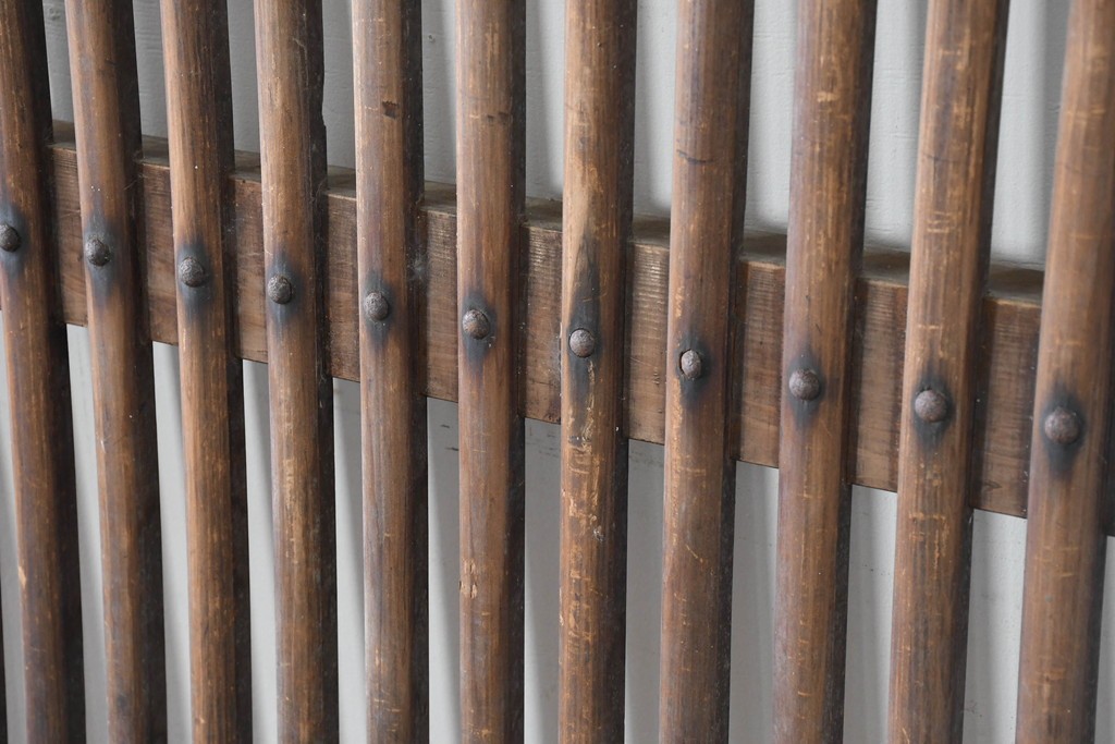 アンティーク建具　明治から大正期　木味が際立つ格子蔵戸1枚　(R-086503)