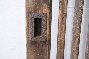 アンティーク建具　明治から大正期　木味が際立つ格子蔵戸1枚　(R-086503)