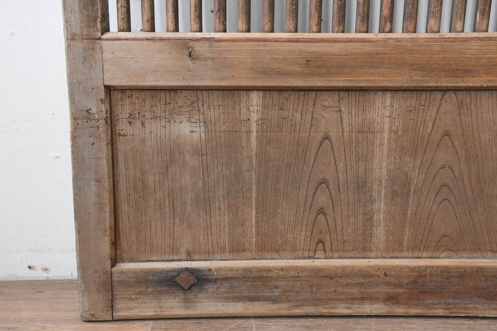 アンティーク建具　明治から大正期　木味が際立つ格子蔵戸1枚　(R-086503)