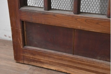 アンティーク建具　明治から大正期　総欅(ケヤキ)材　古い木の風合いと金網入り格子が風情あるくぐり戸1枚　(R-086504)