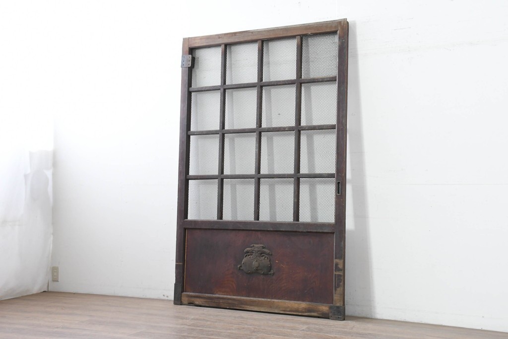 アンティーク建具　明治から大正期　きつね格子の意匠が美しい蔵戸1枚　(R-086505)