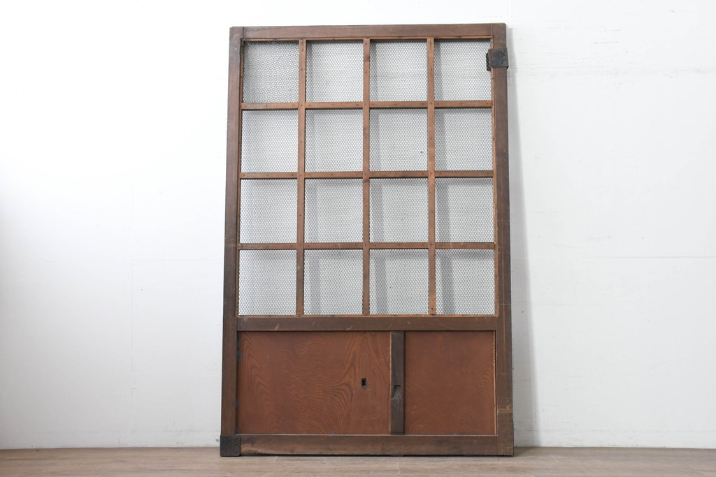 アンティーク建具　明治から大正期　きつね格子の意匠が美しい蔵戸1枚　(R-086505)