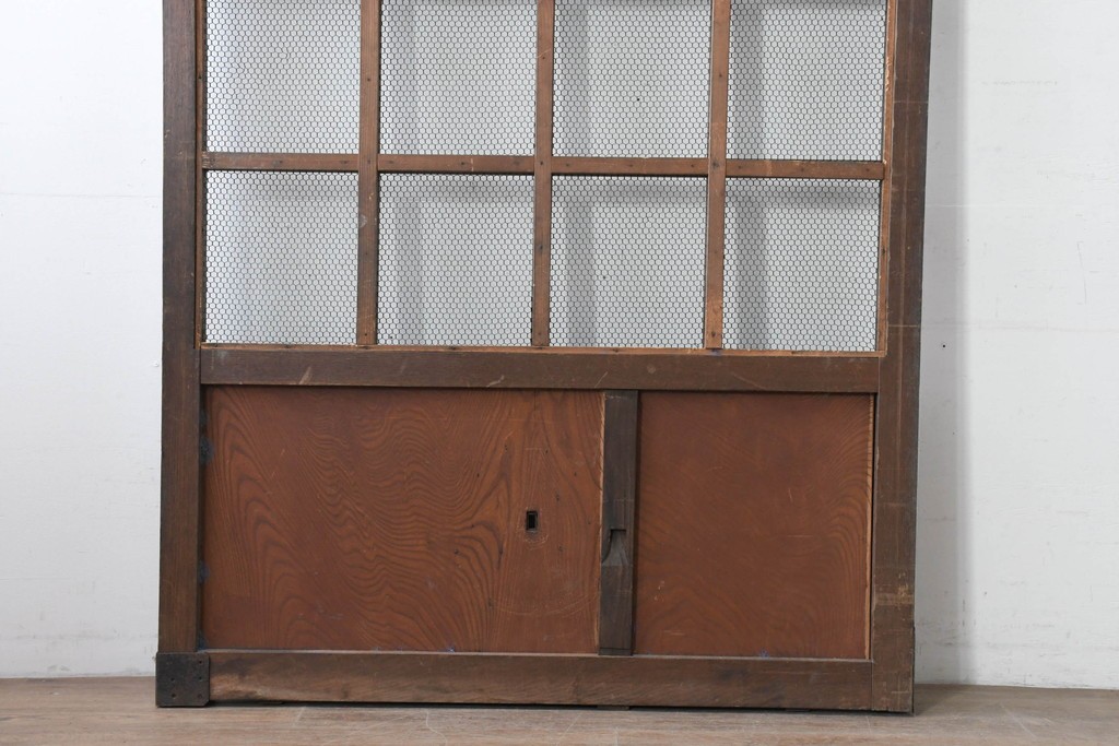アンティーク建具　明治から大正期　きつね格子の意匠が美しい蔵戸1枚　(R-086505)