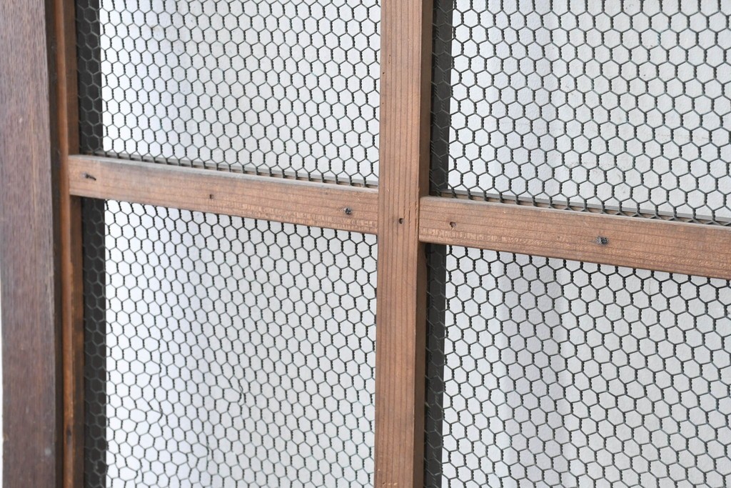 アンティーク建具　明治から大正期　きつね格子の意匠が美しい蔵戸1枚　(R-086505)