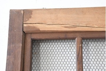 アンティーク建具　明治から大正期　欅(ケヤキ)材　金網入りのきつね格子蔵戸1枚　※反り有り　(R-086509)