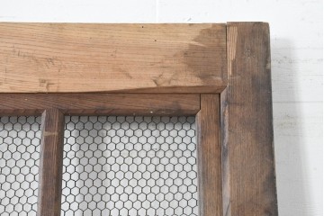 アンティーク建具　明治から大正期　欅(ケヤキ)材　金網入りのきつね格子蔵戸1枚　※反り有り　(R-086509)