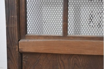 アンティーク建具　明治から大正期　欅(ケヤキ)材　金網入りのきつね格子蔵戸1枚　※反り有り　(R-086509)