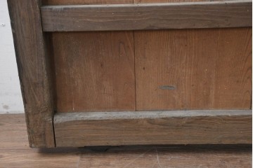 アンティーク建具　明治から大正期　欅(ケヤキ)材・栗(クリ)材　落ち着いた木味に八双金具が映える蔵戸1枚　(R-086511)