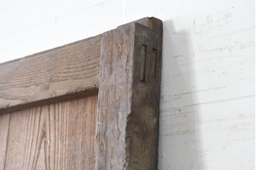 アンティーク建具　明治から大正期　欅(ケヤキ)材・栗(クリ)材　落ち着いた木味に八双金具が映える蔵戸1枚　(R-086511)
