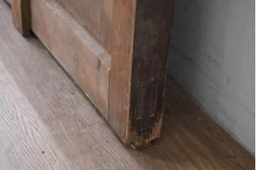 アンティーク建具　明治から大正期　檜(ヒノキ)材・欅(ケヤキ)材　立派な金具と深みのある色合いが重厚感を引き立てる庄内蔵戸1枚　(R-086512)