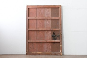 アンティーク建具　昭和初期から中期　栗(クリ)材の木目と金色の鋲打ちデザインが上品な蔵戸1枚　(R-086513)