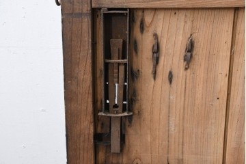 アンティーク建具　明治から大正期　欅(ケヤキ)材　木色の自然な濃淡が味わい深い蔵戸1枚　(R-086514)