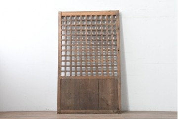 アンティーク建具　明治から大正期　素朴な木味が魅力のきつね格子蔵戸1枚　　(R-086517)