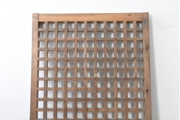 アンティーク建具　明治から大正期　素朴な木味が魅力のきつね格子蔵戸1枚　　(R-086517)