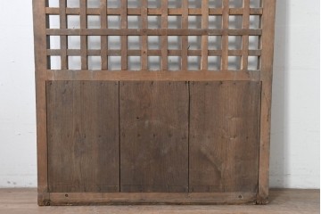 アンティーク建具　明治から大正期　素朴な木味が魅力のきつね格子蔵戸1枚　　(R-086517)