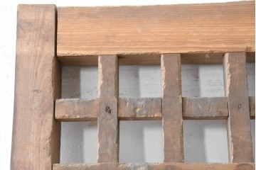 アンティーク建具　明治から大正期　素朴な木味が魅力のきつね格子蔵戸1枚　　(R-086517)