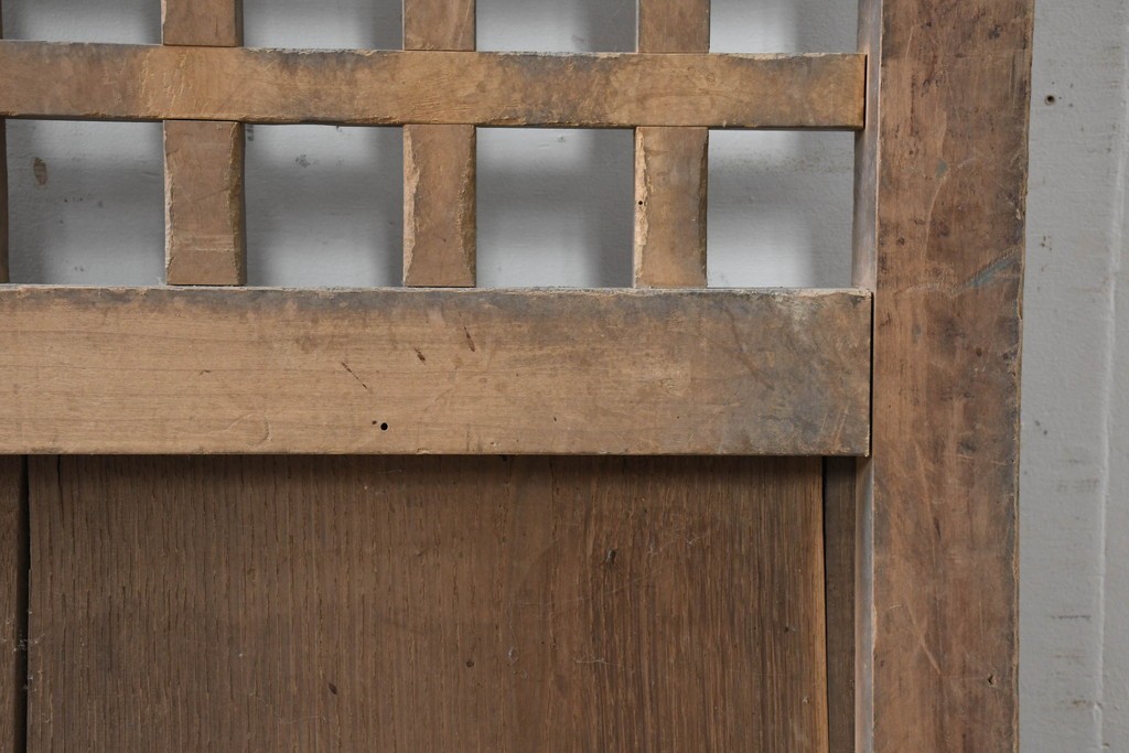 アンティーク建具　明治から大正期　素朴な木味が魅力のきつね格子蔵戸1枚　　(R-086517)