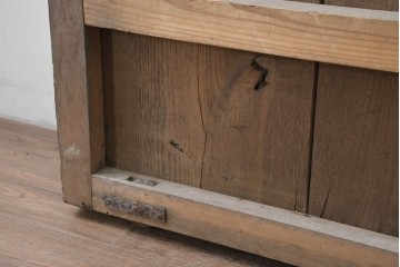 アンティーク建具　明治から大正期　素朴な木味が魅力のきつね格子蔵戸1枚　　(R-086517)