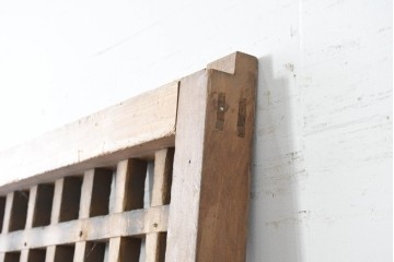 アンティーク建具　明治から大正期　素朴な木味が魅力のきつね格子蔵戸1枚　　(R-086517)