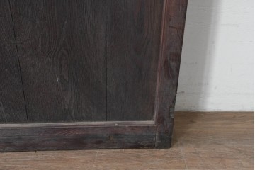 アンティーク建具　明治から大正期　黒褐色の木肌に美しい木目が映えるきつね格子蔵戸1枚　　(R-086518)