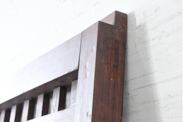 アンティーク建具　明治から大正期　黒褐色の木肌に美しい木目が映えるきつね格子蔵戸1枚　　(R-086518)