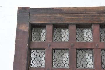 アンティーク建具　明治から大正期　しっかりとしたつくりの金網入りきつね格子蔵戸1枚　　(R-086519)