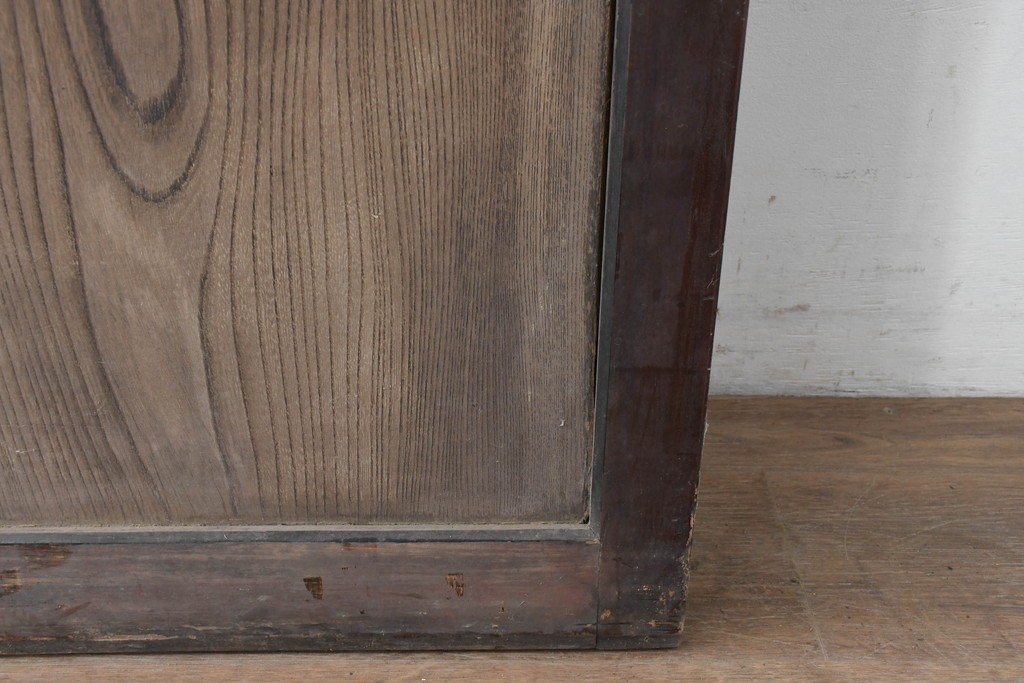 アンティーク建具　明治から大正期　しっかりとしたつくりの金網入りきつね格子蔵戸1枚　　(R-086519)