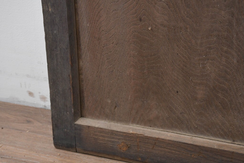 アンティーク建具　明治から大正期　栗(クリ)材　細やかな縦桟格子の蔵戸1枚　　(R-086520)