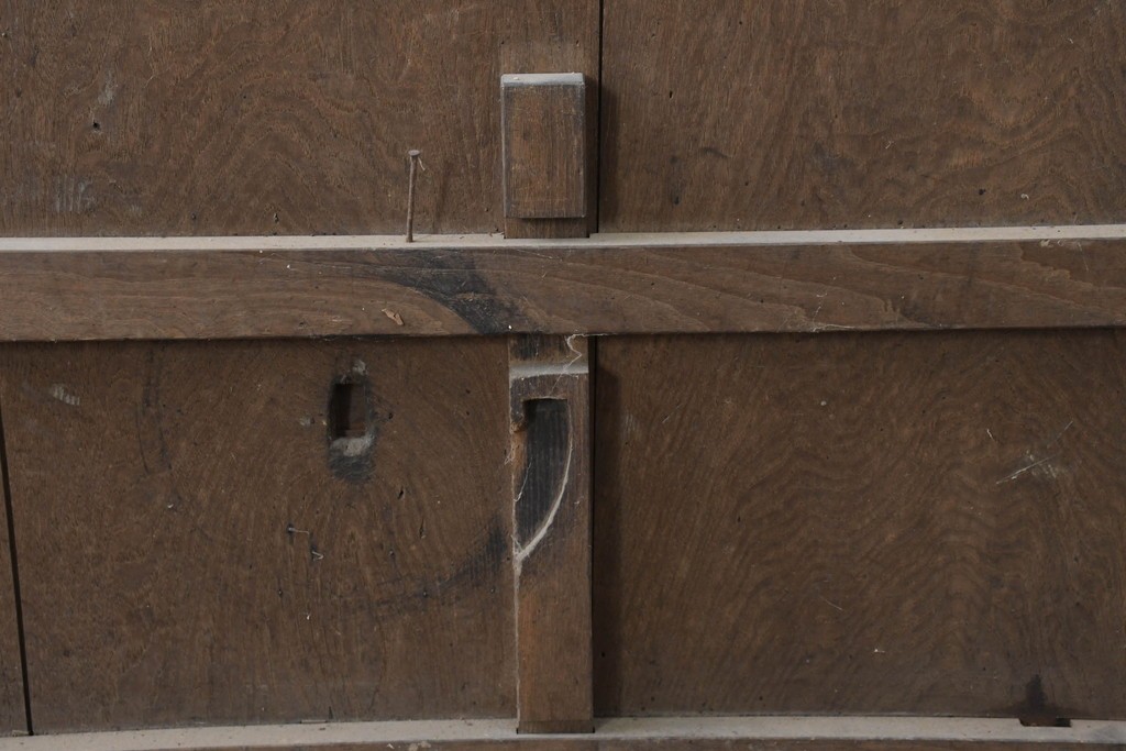 アンティーク建具　明治から大正期　栗(クリ)材　細やかな縦桟格子の蔵戸1枚　　(R-086520)