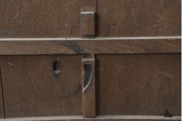 アンティーク建具　明治から大正期　栗(クリ)材　細やかな縦桟格子の蔵戸1枚　　(R-086520)