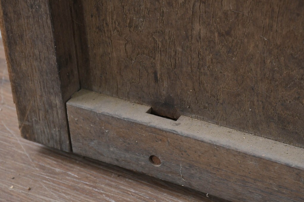 アンティーク建具　明治から大正期　栗(クリ)材　細やかな縦桟格子の蔵戸1枚　　(R-086520)