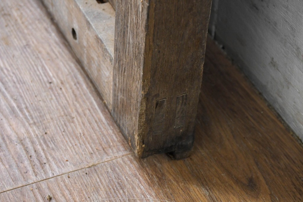 アンティーク建具　明治から大正期　栗(クリ)材　細やかな縦桟格子の蔵戸1枚　　(R-086520)