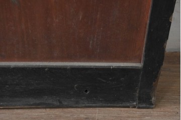 アンティーク建具　明治から大正期　縦桟×鋲打ちにツートンカラーが渋い格子蔵戸1枚　　(R-086522)
