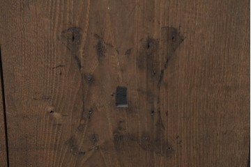 アンティーク建具　明治から大正期　栗(クリ)材　素朴で涼し気な縦桟格子の蔵戸1枚　　(R-086523)