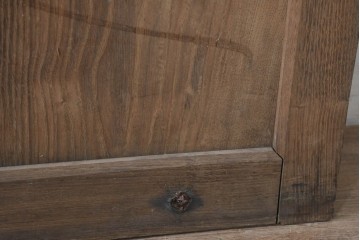 アンティーク建具　明治から大正期　栗(クリ)材　素朴で涼し気な縦桟格子の蔵戸1枚　　(R-086523)