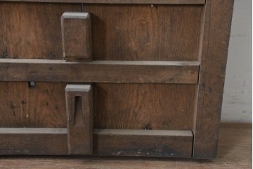 アンティーク建具　明治から大正期　栗(クリ)材　素朴で涼し気な縦桟格子の蔵戸1枚　　(R-086523)