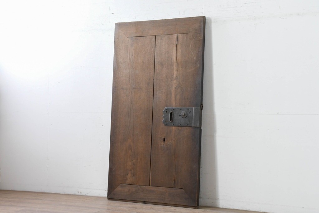 アンティーク建具　明治から大正期　栗材　モダンデザイン　框のないシンプルな蔵戸1枚　(R-086524)