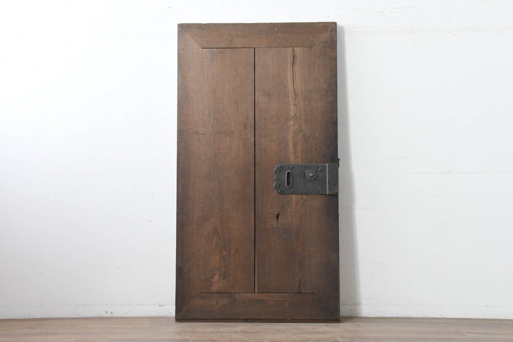 アンティーク建具　明治から大正期　栗材　モダンデザイン　框のないシンプルな蔵戸1枚　(R-086524)