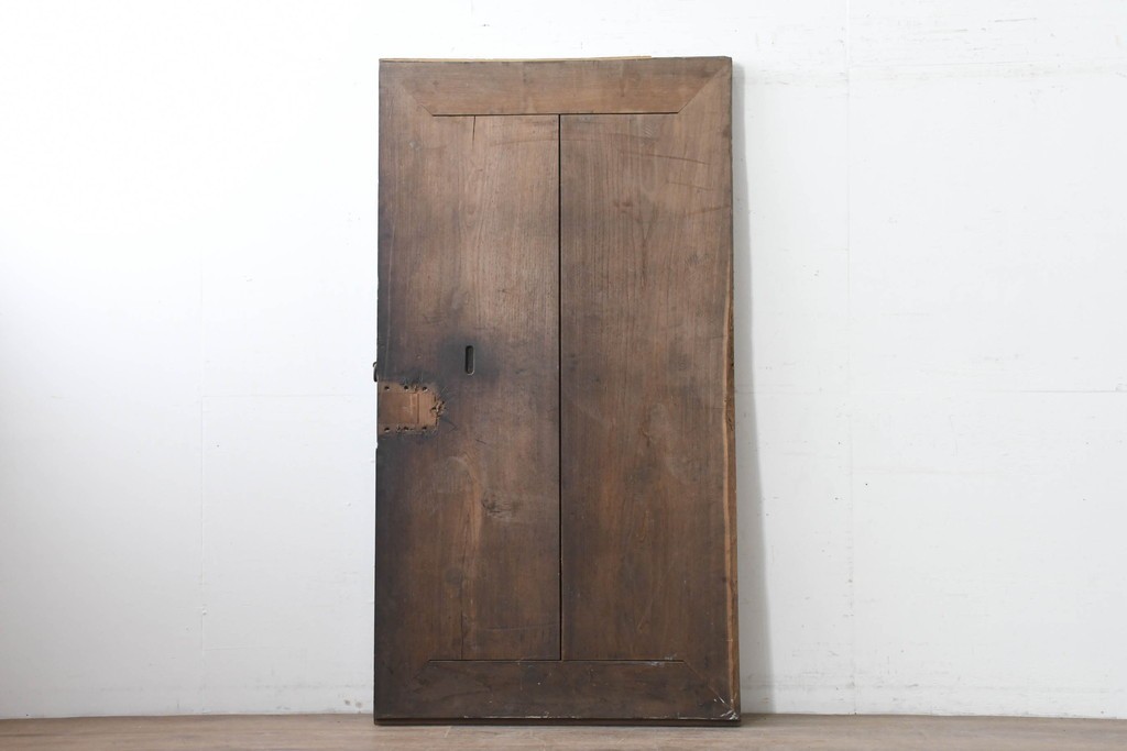 アンティーク建具　明治から大正期　栗材　モダンデザイン　框のないシンプルな蔵戸1枚　(R-086524)