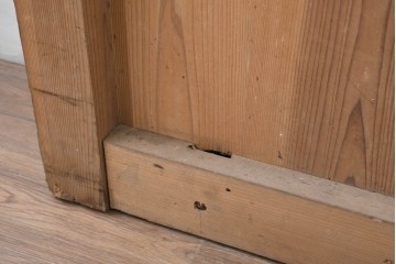アンティーク建具　明治から大正期　素朴な木味が魅力の杉材の蔵戸1枚　　(R-086526)