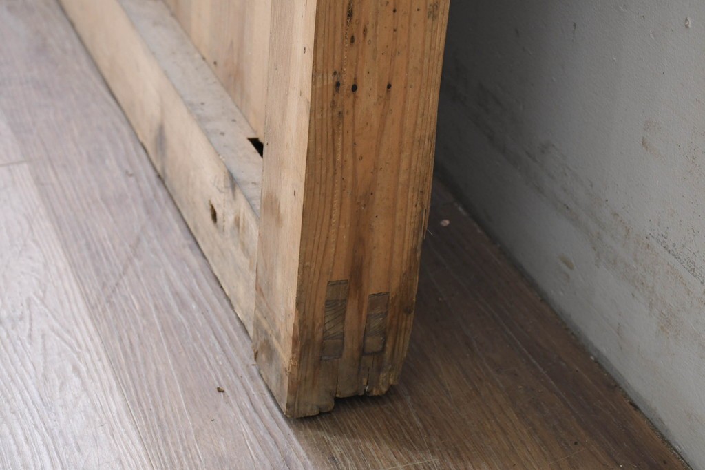 アンティーク建具　明治から大正期　素朴な木味が魅力の杉材の蔵戸1枚　　(R-086526)