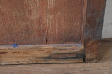 アンティーク建具　明治から大正期　希少デザイン!!　鉄格子に金網入りの重厚な蔵戸1枚　　(R-086527)