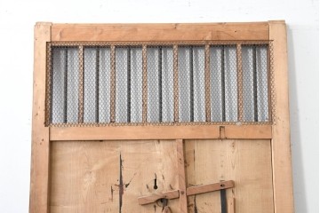アンティーク建具　明治から大正期　希少デザイン!!　鉄格子に金網入りの重厚な蔵戸1枚　　(R-086527)
