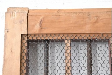 アンティーク建具　明治から大正期　希少デザイン!!　鉄格子に金網入りの重厚な蔵戸1枚　　(R-086527)