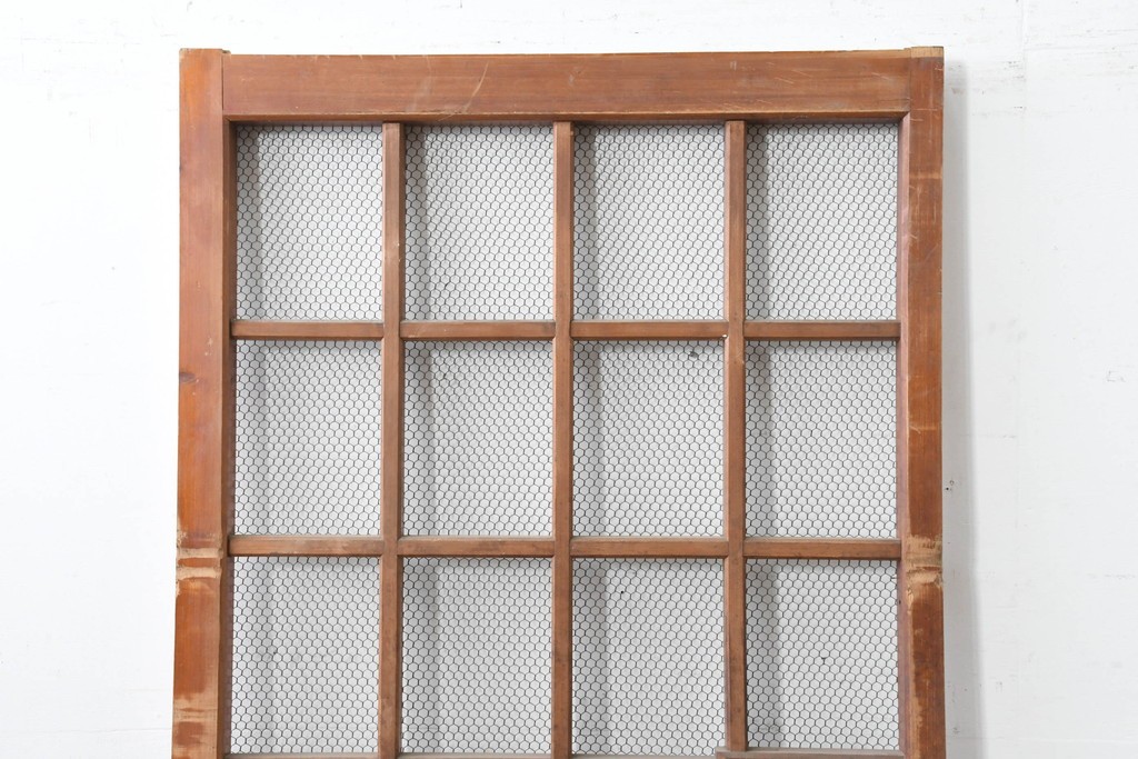 アンティーク建具　明治から大正期　素朴で味わいのある金網入りきつね格子蔵戸1枚　　(R-086528)