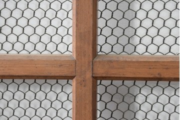 アンティーク建具　明治から大正期　素朴で味わいのある金網入りきつね格子蔵戸1枚　　(R-086528)