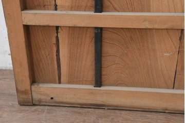 アンティーク建具　明治から大正期　素朴で味わいのある金網入りきつね格子蔵戸1枚　　(R-086528)